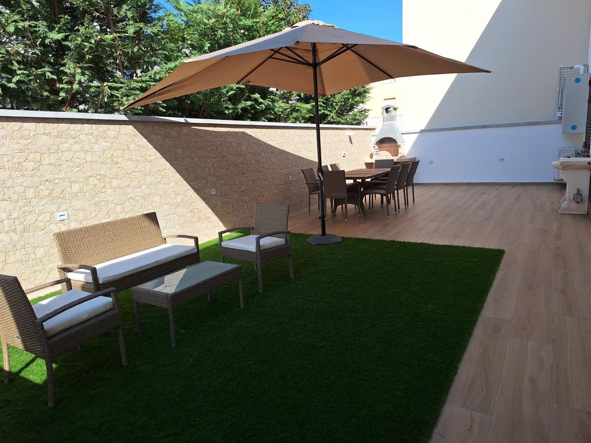 Dd House Family Holiday Apartment Чечина Экстерьер фото